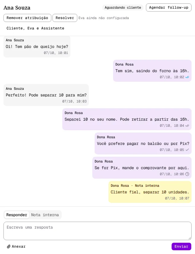 Conversa com o histórico, os tiques de cada resposta e uma nota interna.
