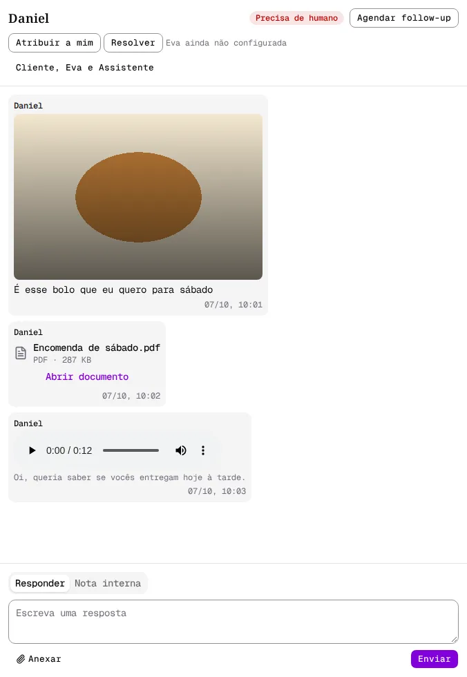 Conversa com uma imagem, um documento e um áudio com a transcrição.